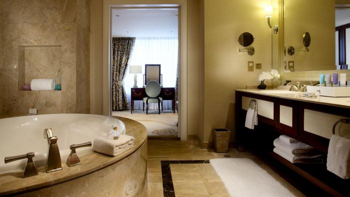 Conrad Macao Cotai Central - Bay Suite Bathroom