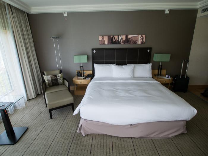 Hilton Frankfurt - Executive Room Bed