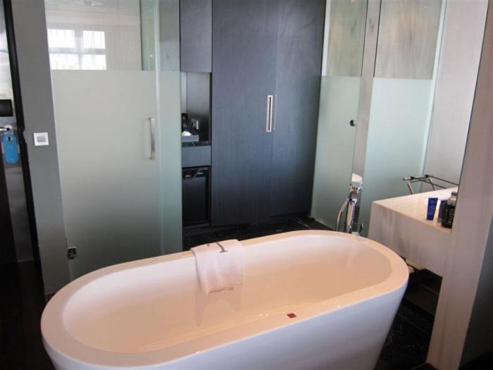 L Hotel Seminyak Bali - Bathroom