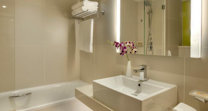 Pullman Dubai Deira City Centre - Bathroom