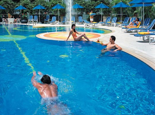 Regal Airport Hotel Hong Kong - Outdoor Swimming Pool