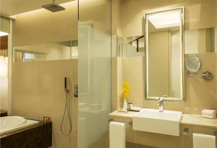 Sheraton Dubai Mall of the Emirates - Bathroom