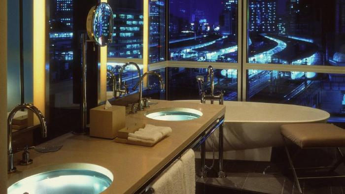 Four Seasons Hotel Tokyo at Marunouchi - One Bedroom Suite Bathroom
