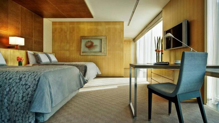 Four Seasons Hotel Tokyo at Marunouchi - Premier Queen Room