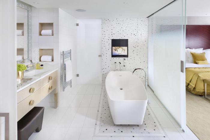 Mandarin Oriental Paris - Deluxe Suite Bathroom
