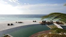 Constance Moofushi - Pool