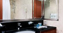 Hilton Singapore - Bathroom