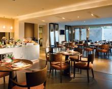 Pan Pacific Serviced Suites Bangkok - Restaurant