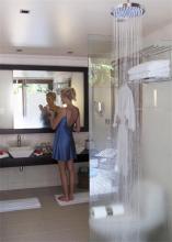 Veligandu Island Resort - Jacuzzi Beach Villa Bathroom